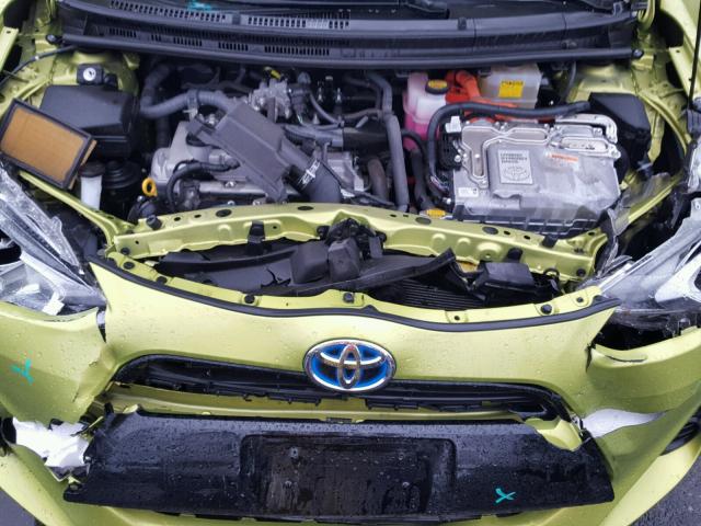 JTDKDTB34F1094733 - 2015 TOYOTA PRIUS C GREEN photo 7