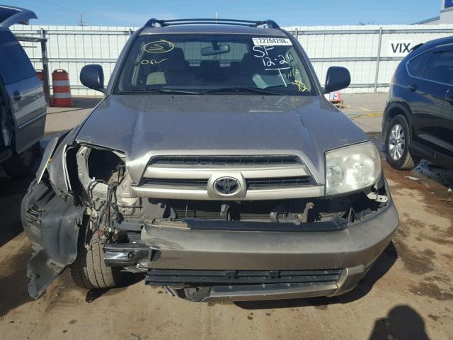 JTEBU14R240034809 - 2004 TOYOTA 4RUNNER SR GOLD photo 9