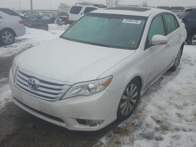 4T1BK3DB5CU468010 - 2012 TOYOTA AVALON BAS WHITE photo 2