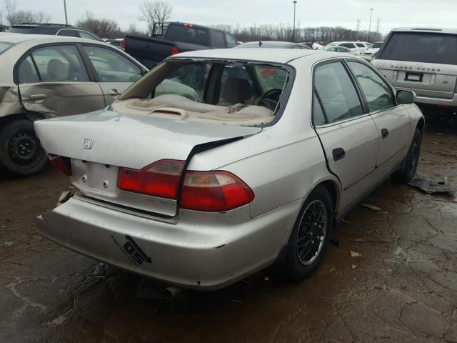 1HGCG5648WA069345 - 1998 HONDA ACCORD LX SILVER photo 4