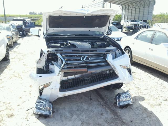 JTJBM7FX5J5185335 - 2018 LEXUS GX BASE WHITE photo 9