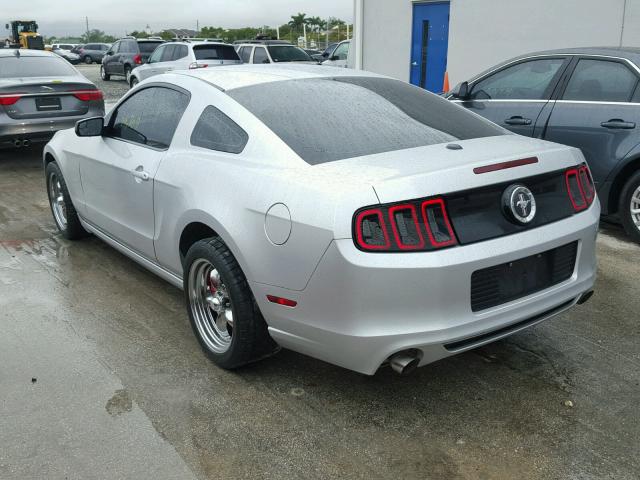1ZVBP8AM2D5250088 - 2013 FORD MUSTANG SILVER photo 3