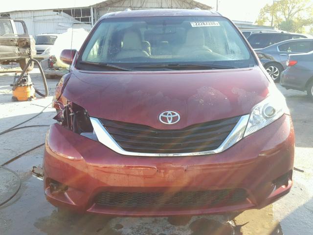 5TDKK3DC3ES490723 - 2014 TOYOTA SIENNA LE RED photo 9