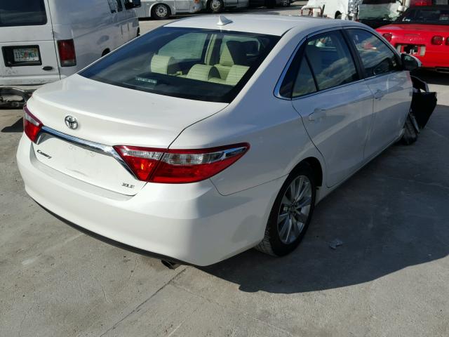 4T1BF1FKXFU972059 - 2015 TOYOTA CAMRY LE WHITE photo 4