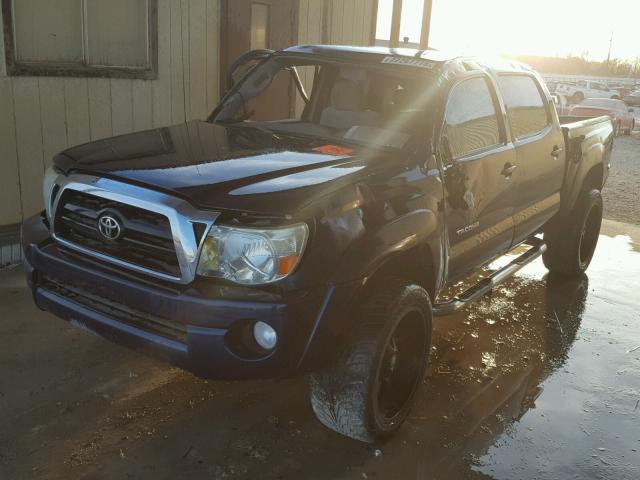 5TEJU62NX5Z107066 - 2005 TOYOTA TACOMA DOU BLUE photo 2