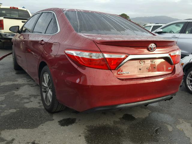 4T1BF1FK7FU930710 - 2015 TOYOTA CAMRY LE RED photo 3