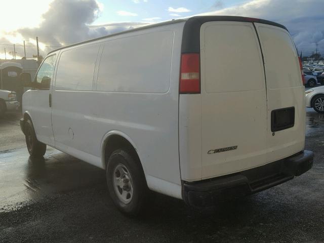 1GCFG15X371172870 - 2007 CHEVROLET EXPRESS G1 WHITE photo 3