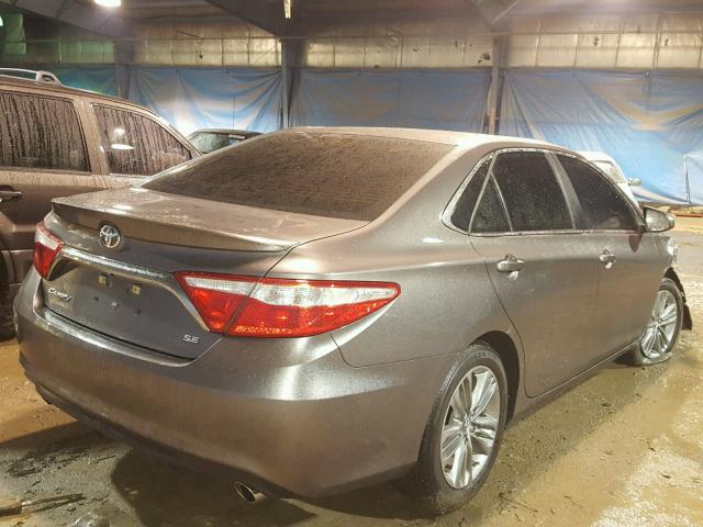 4T1BF1FK6GU233661 - 2016 TOYOTA CAMRY LE SILVER photo 4