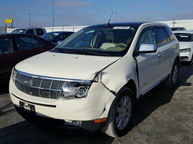 2LMDU68C97BJ08939 - 2007 LINCOLN MKX WHITE photo 2