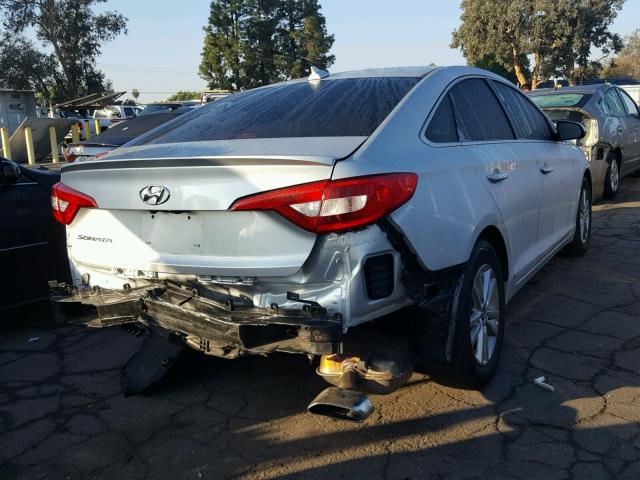 5NPE24AF2HH495150 - 2017 HYUNDAI SONATA SE SILVER photo 4