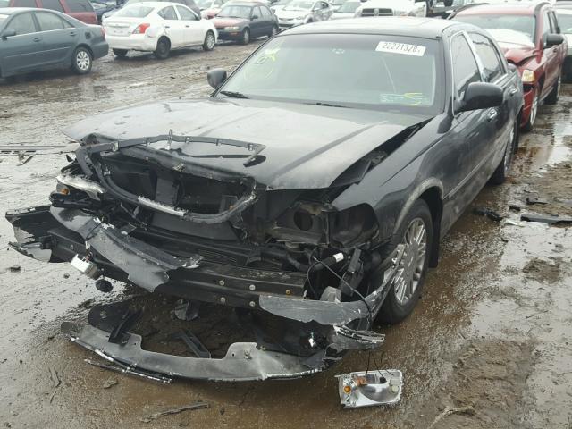 1LNHM83V36Y641811 - 2006 LINCOLN TOWN CAR D BLACK photo 2