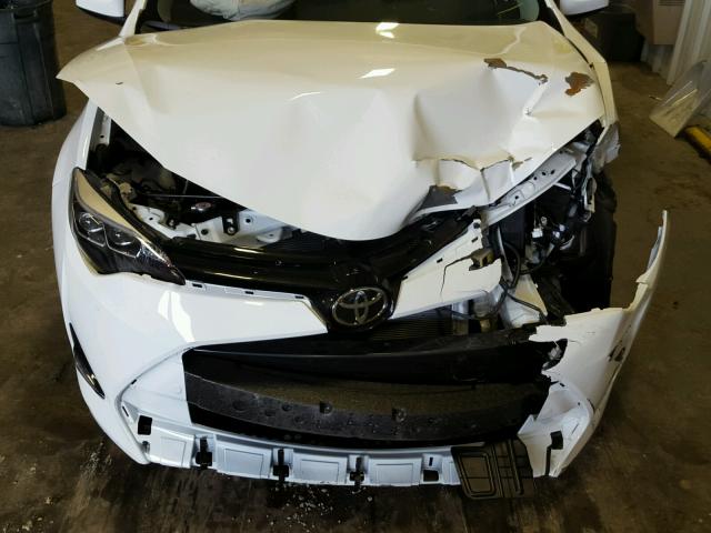 5YFBURHE1HP713721 - 2017 TOYOTA COROLLA L WHITE photo 7