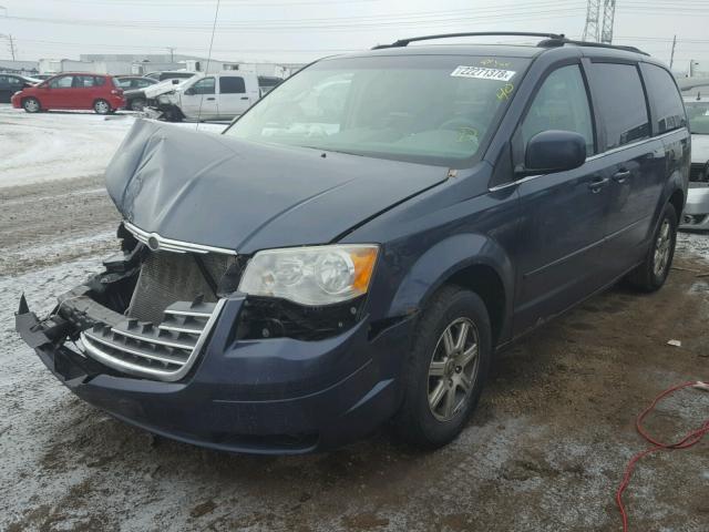 2A8HR54P28R741130 - 2008 CHRYSLER TOWN & COU BLUE photo 2