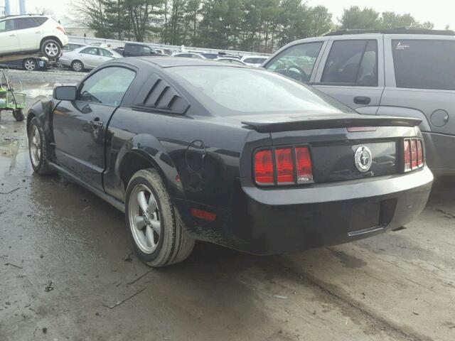 1ZVFT80NX75302806 - 2007 FORD MUSTANG BLACK photo 3