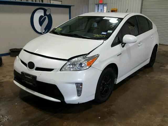 JTDKN3DU9F0398164 - 2015 TOYOTA PRIUS WHITE photo 2