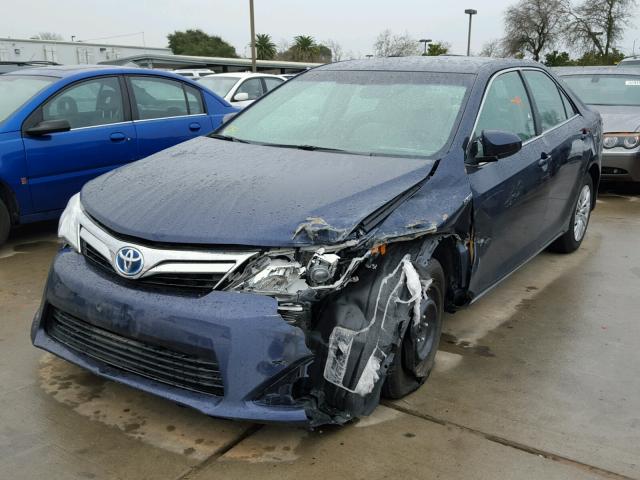 4T1BD1FK3EU116378 - 2014 TOYOTA CAMRY HYBR BLUE photo 2