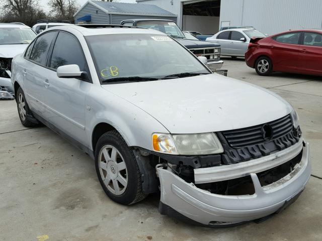 WVWMD23B6YP307495 - 2000 VOLKSWAGEN PASSAT GLS SILVER photo 1