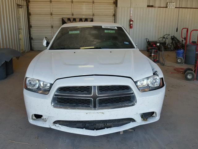 2C3CDXBG7DH734872 - 2013 DODGE CHARGER SE WHITE photo 9