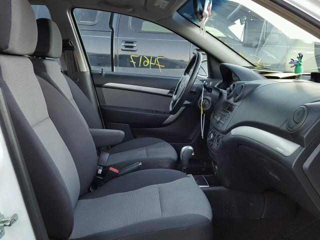 KL1TD6DE2BB217395 - 2011 CHEVROLET AVEO LS WHITE photo 5