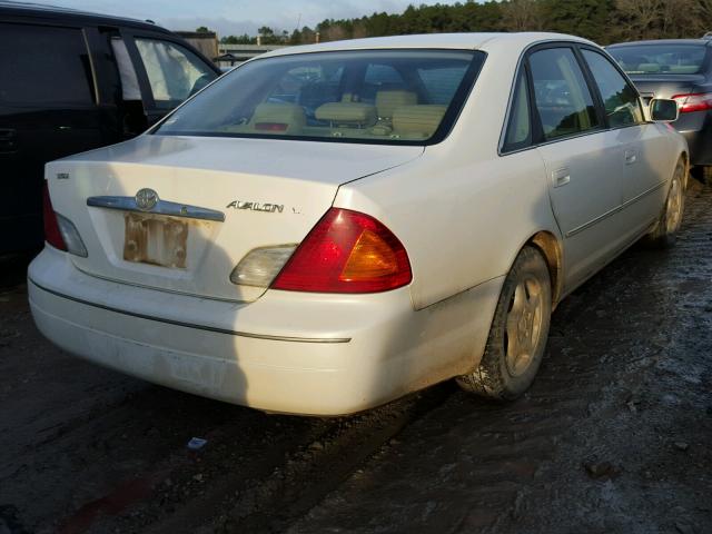 4T1BF28B2YU013843 - 2000 TOYOTA AVALON XL WHITE photo 4