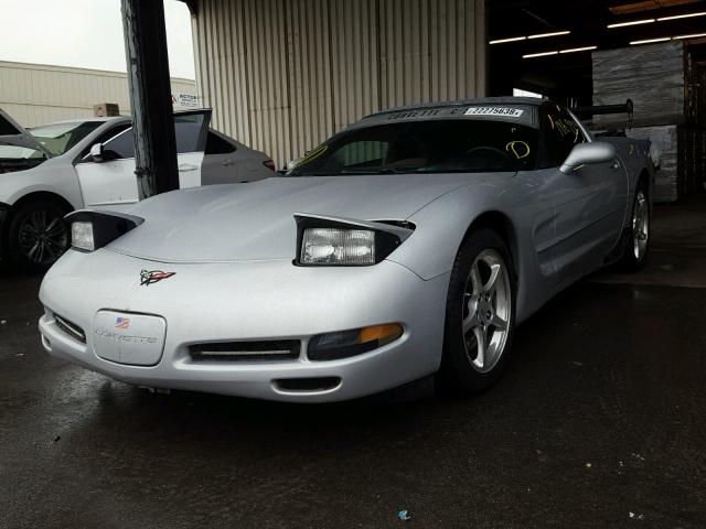 1G1YY22G0X5100610 - 1999 CHEVROLET CORVETTE SILVER photo 2