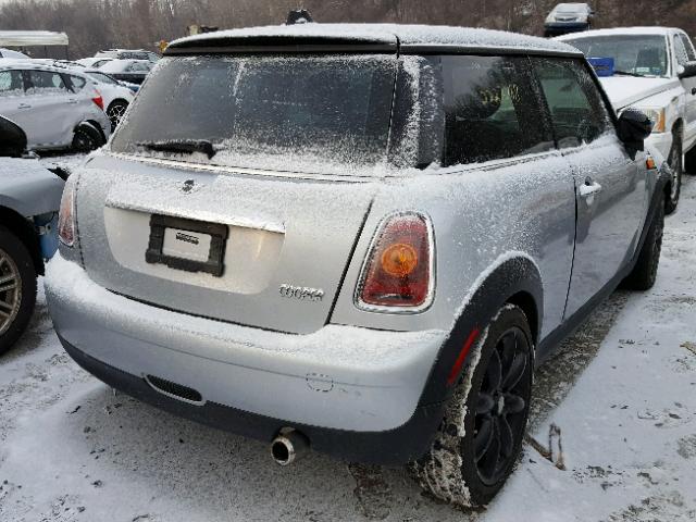 WMWMF33539TZ20920 - 2009 MINI COOPER GRAY photo 4