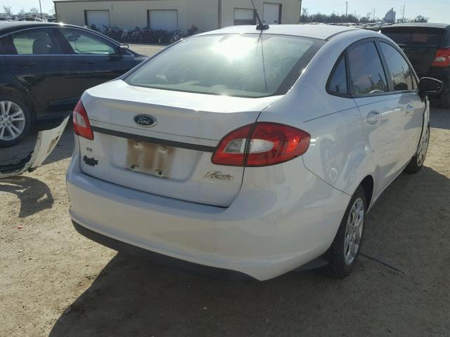 3FADP4BJ7BM173191 - 2011 FORD FIESTA SE WHITE photo 4