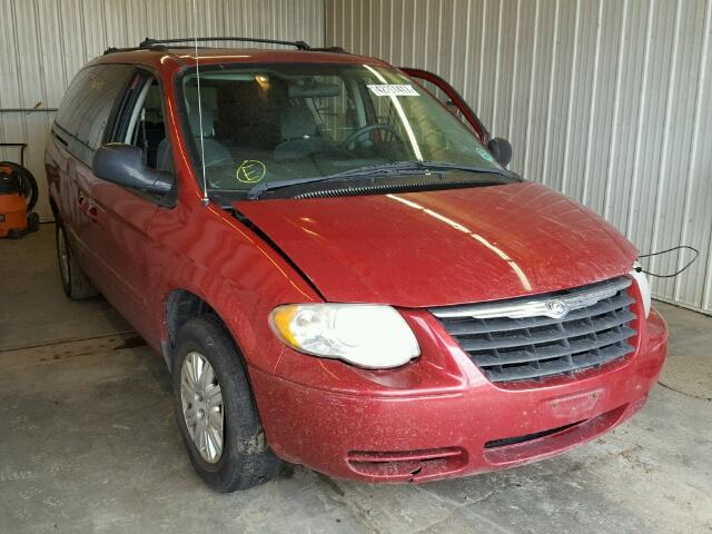 2A4GP44R46R705600 - 2006 CHRYSLER TOWN & COU RED photo 1