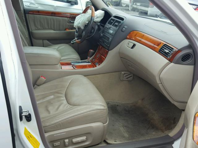 JTHBN30F620060432 - 2002 LEXUS LS 430 WHITE photo 5