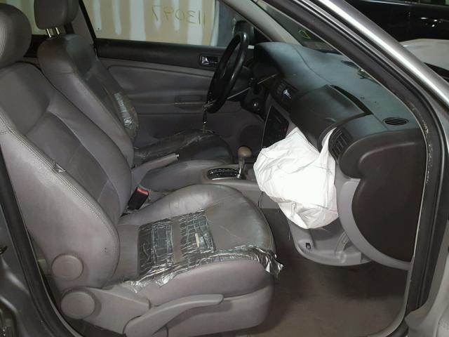 WVWPD63B24E037398 - 2004 VOLKSWAGEN PASSAT GLS GRAY photo 5