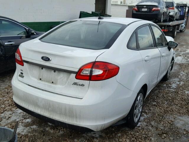 3FADP4BJ8DM147007 - 2013 FORD FIESTA SE WHITE photo 4