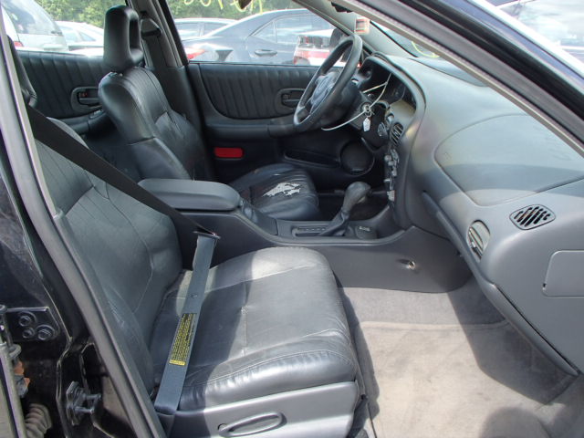 1G2WP52K21F183129 - 2001 PONTIAC GRAND PRIX BLACK photo 5