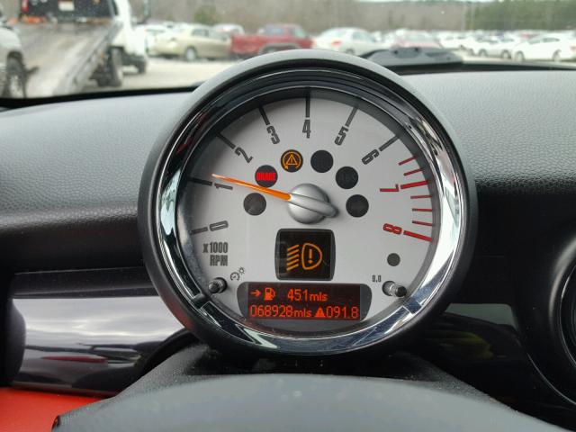 WMWML33579TX50280 - 2009 MINI COOPER CLU RED photo 8
