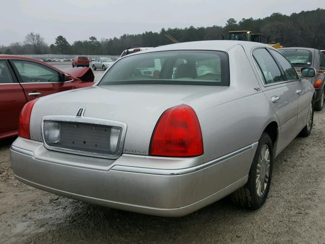 2LNHM82V79X617842 - 2009 LINCOLN TOWN CAR S SILVER photo 4