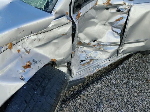 1J4NT4FB9AD589812 - 2010 JEEP COMPASS SP SILVER photo 9