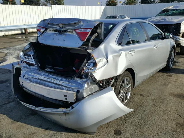 4T1BF1FK2GU245418 - 2016 TOYOTA CAMRY LE SILVER photo 4