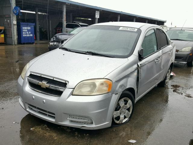 KL1TD56638B001886 - 2008 CHEVROLET AVEO BASE SILVER photo 2