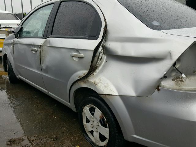 KL1TD56638B001886 - 2008 CHEVROLET AVEO BASE SILVER photo 9