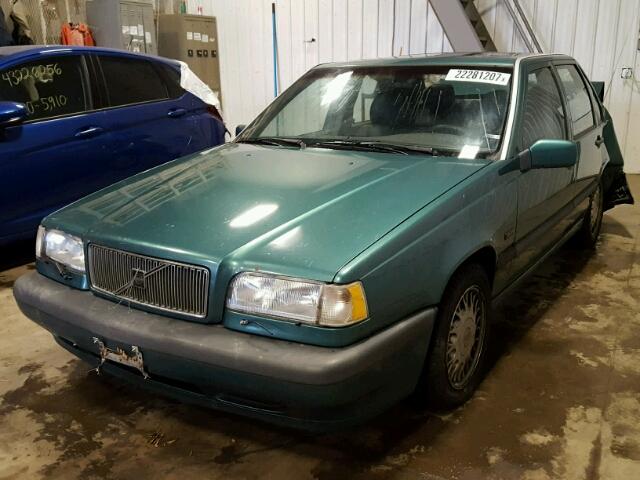 YV1LS552XR2125789 - 1994 VOLVO 850 GREEN photo 2