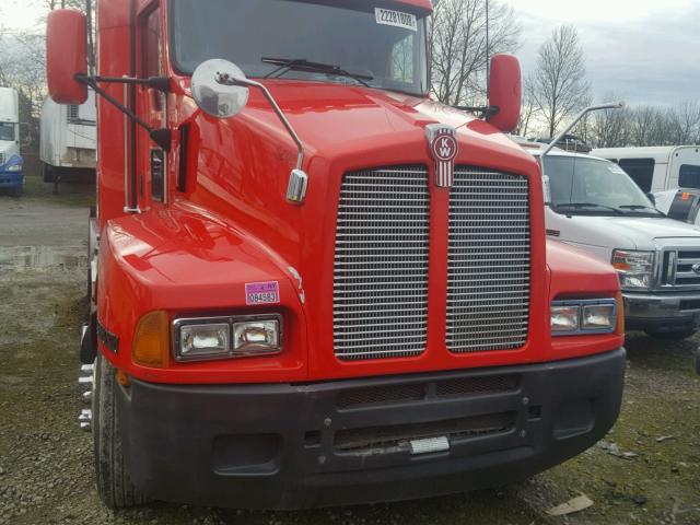 1XKADB8X45J081922 - 2005 KENWORTH CONSTRUCTI RED photo 9