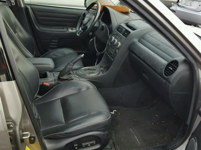 JTHBD192040093436 - 2004 LEXUS IS 300 SILVER photo 5