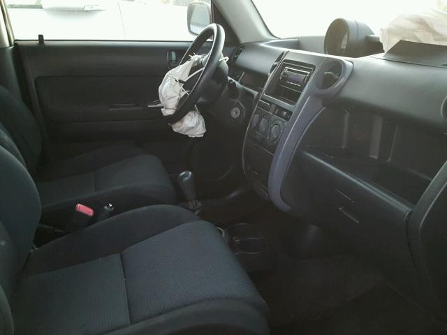 JTLKT334X64118109 - 2006 TOYOTA SCION XB BROWN photo 5