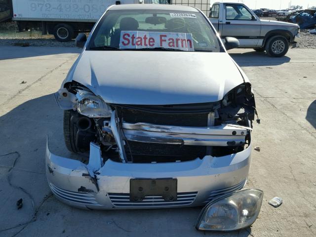 1G1AS18H397198469 - 2009 CHEVROLET COBALT LS SILVER photo 9