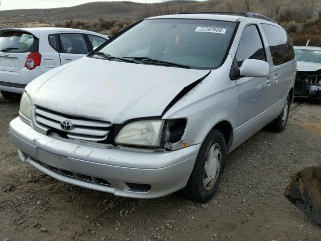 4T3ZF13C42U423101 - 2002 TOYOTA SIENNA LE SILVER photo 2