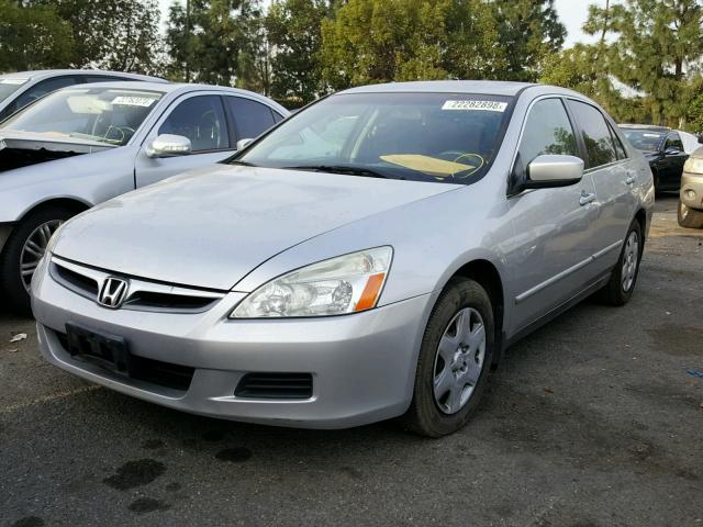 1HGCM56437A040636 - 2007 HONDA ACCORD LX SILVER photo 2