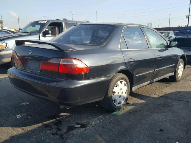 1HGCG6650XA001699 - 1999 HONDA ACCORD LX BLACK photo 4