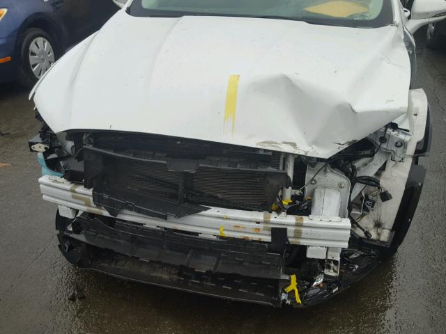 3FA6P0LU0FR249479 - 2015 FORD FUSION SE WHITE photo 9