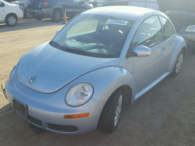 3VWPG3AG3AM007964 - 2010 VOLKSWAGEN NEW BEETLE 银色 照片 2