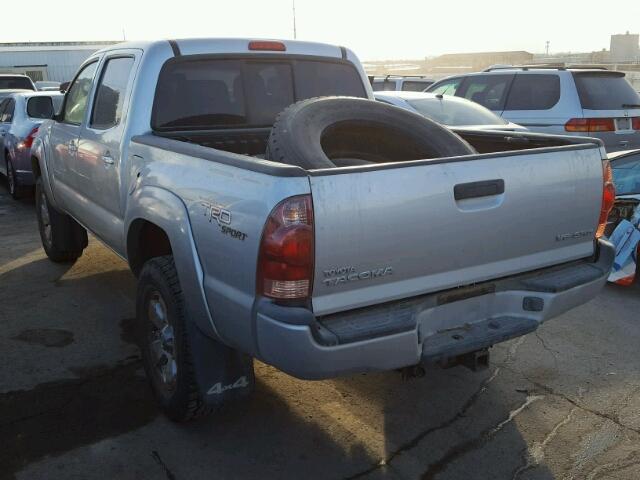 5TELU42N06Z294932 - 2006 TOYOTA TACOMA DOU SILVER photo 3