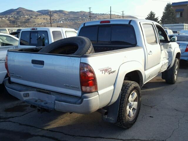 5TELU42N06Z294932 - 2006 TOYOTA TACOMA DOU SILVER photo 4